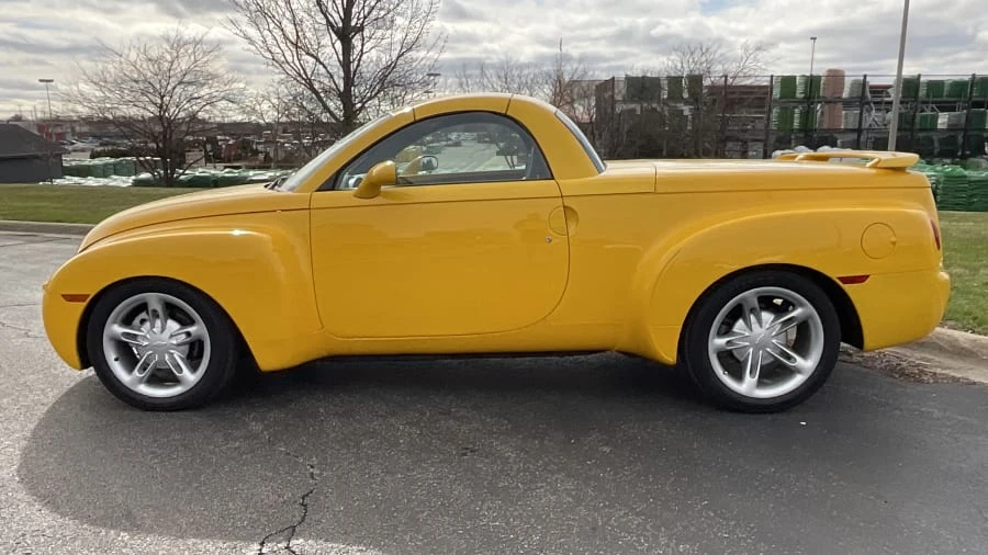 2004 Chevrolet SSR - Image 13 of 14