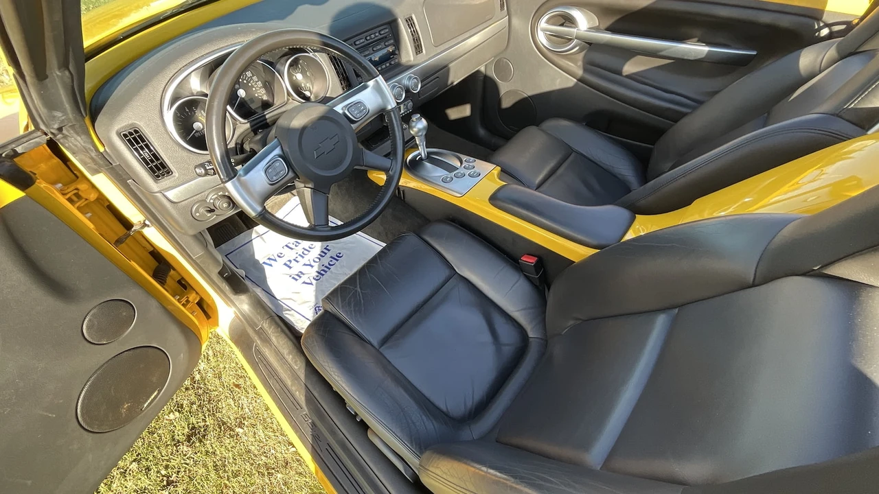 2004 Chevrolet SSR - Image 4 of 17