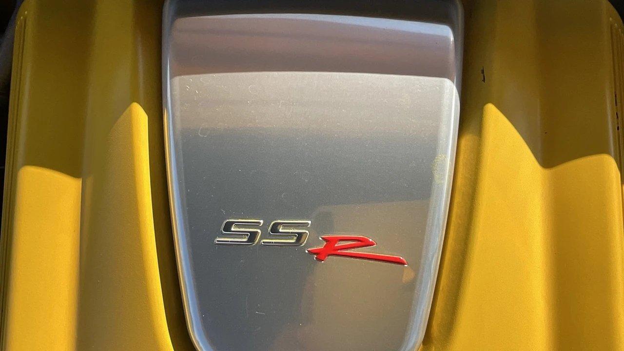 2004 Chevrolet SSR - Image 8 of 17