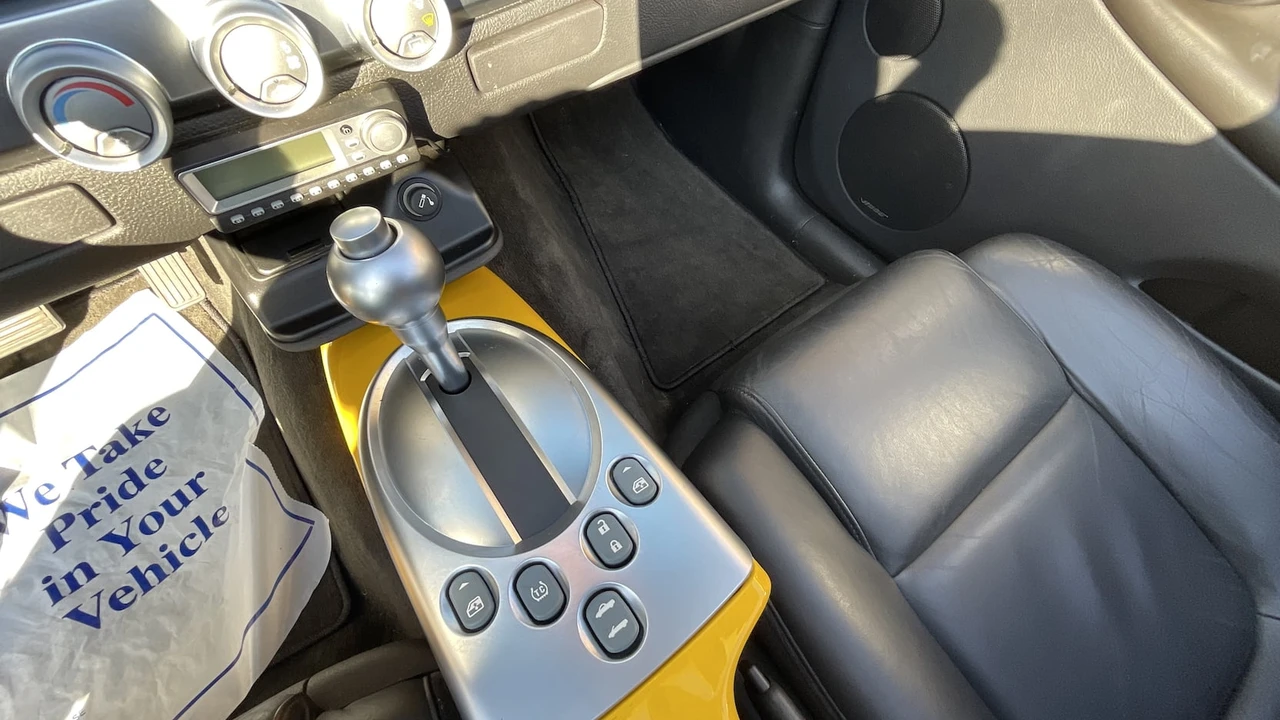 2004 Chevrolet SSR - Image 13 of 17