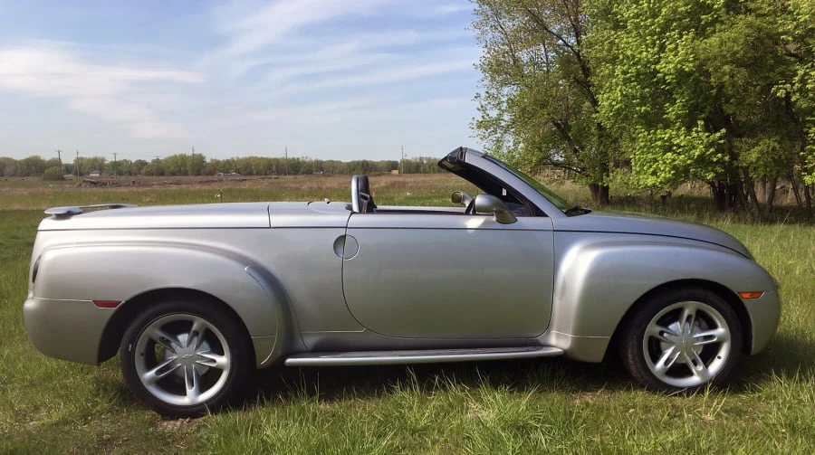 2004 Chevrolet SSR - Image 3 of 11