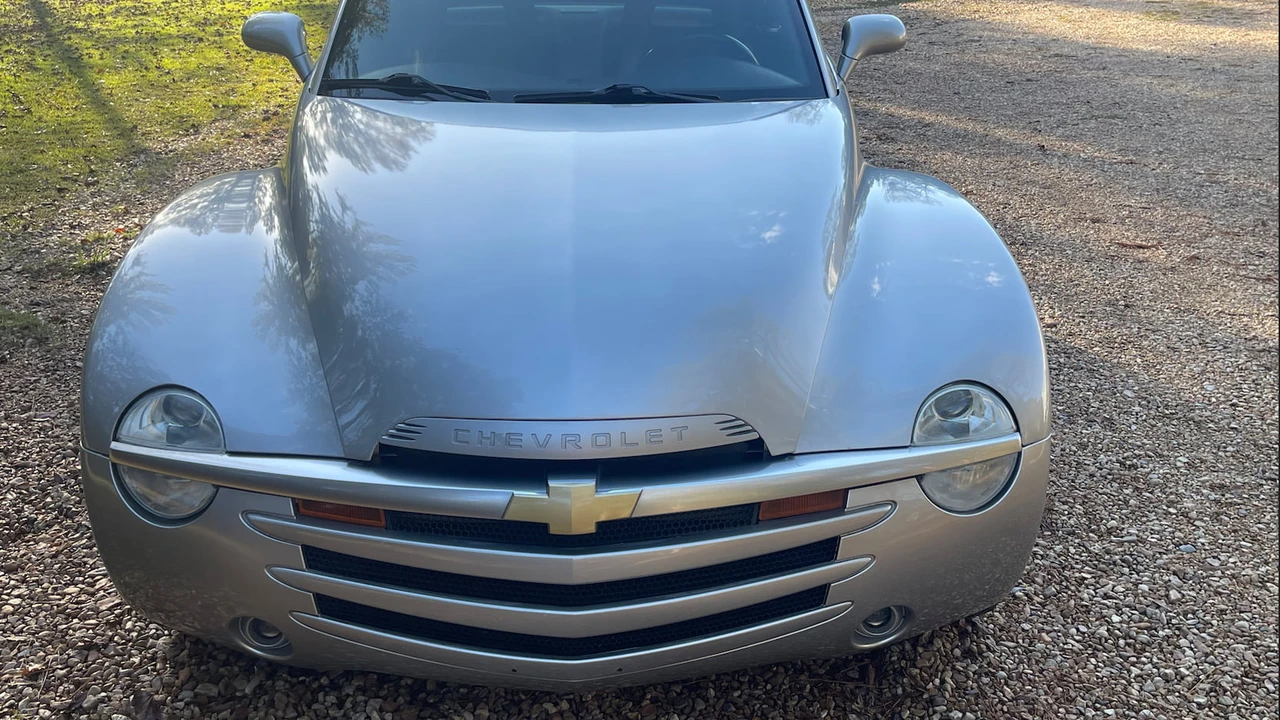 2004 Chevrolet SSR - Image 13 of 16