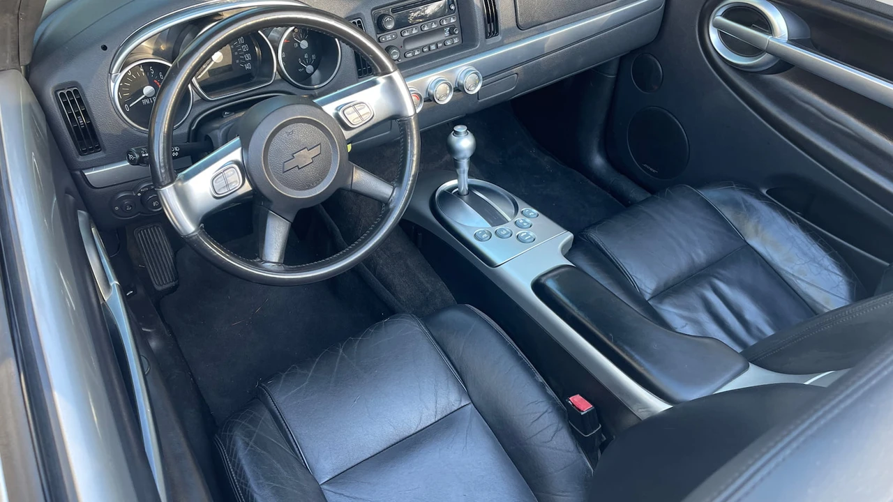 2004 Chevrolet SSR - Image 4 of 16