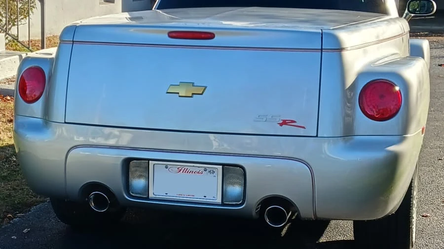 2004 Chevrolet SSR - Image 8 of 24