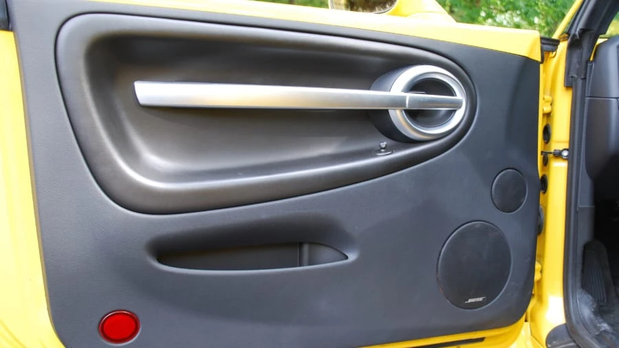 2004 Chevrolet SSR - Image 3 of 15