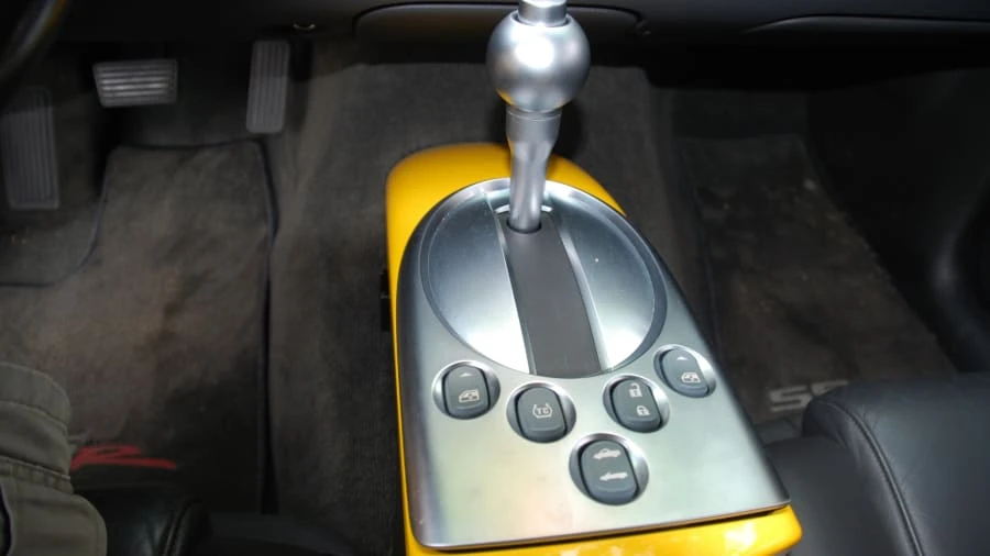 2004 Chevrolet SSR - Image 5 of 15
