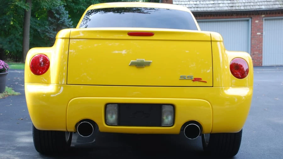 2004 Chevrolet SSR - Image 12 of 15
