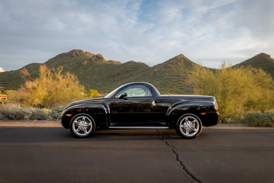 2004 Chevrolet SSR - Image 2 of 26