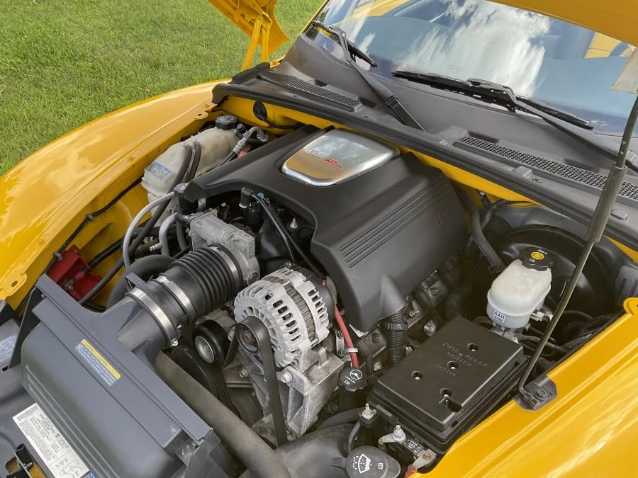 2004 Chevrolet SSR - Image 10 of 11