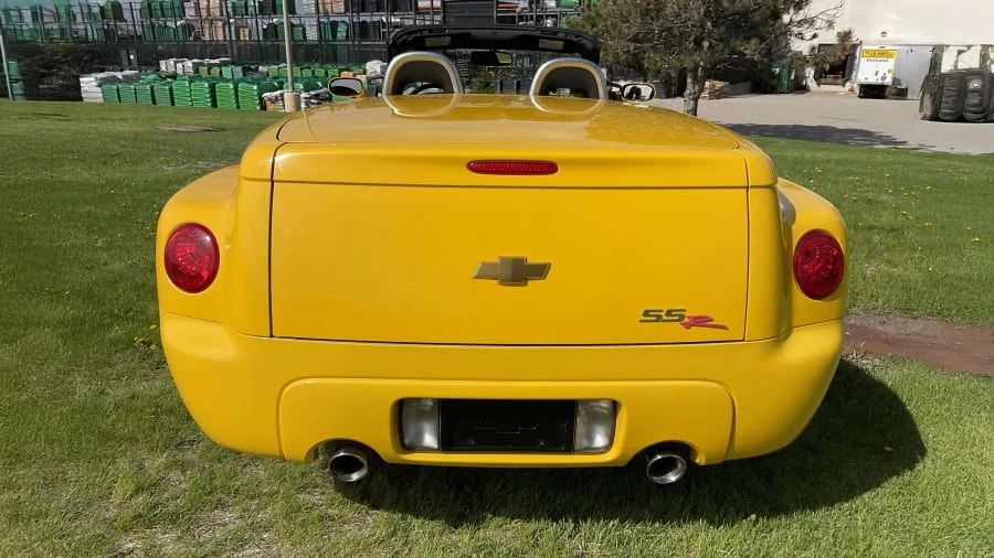 2004 Chevrolet SSR - Image 8 of 15