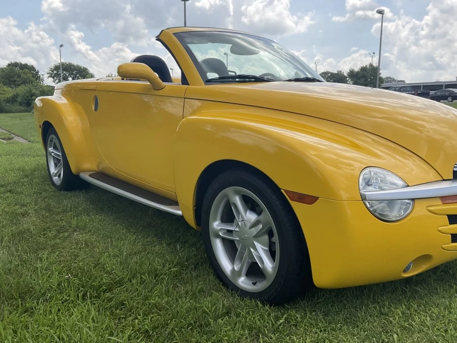 2004 Chevrolet SSR - Image 6 of 11