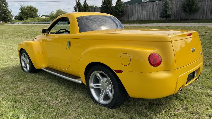 2004 Chevrolet SSR - Image 5 of 11