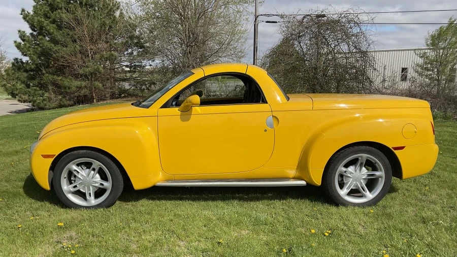2004 Chevrolet SSR - Image 5 of 15