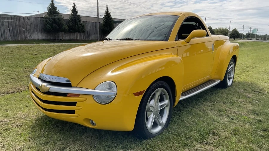2004 Chevrolet SSR - Image 4 of 11