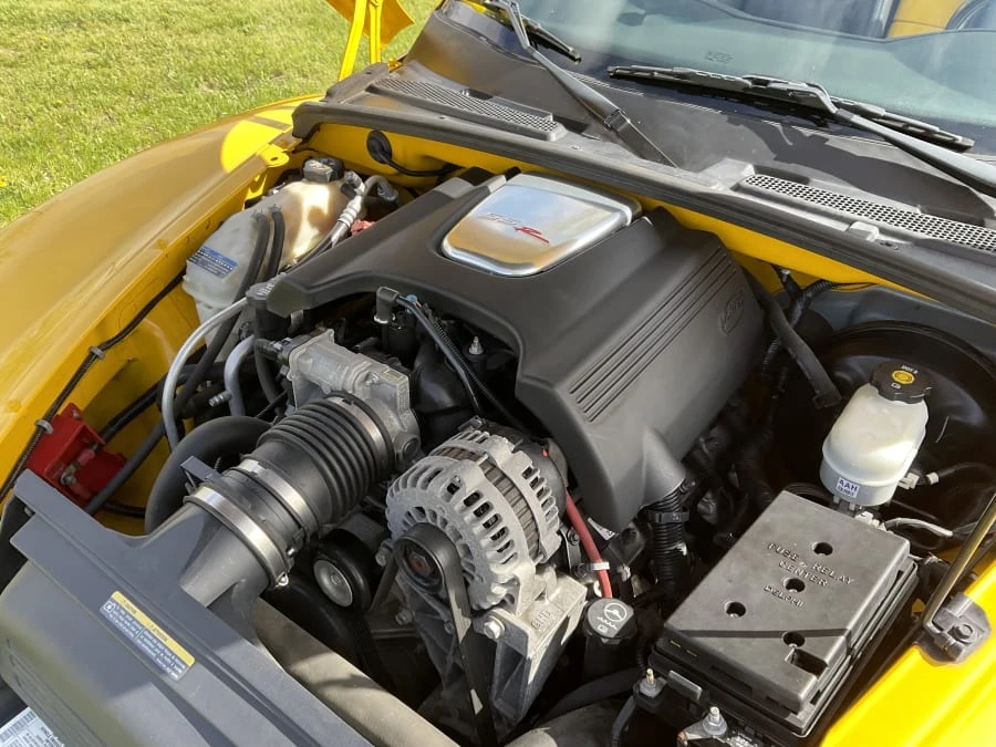 2004 Chevrolet SSR - Image 14 of 15