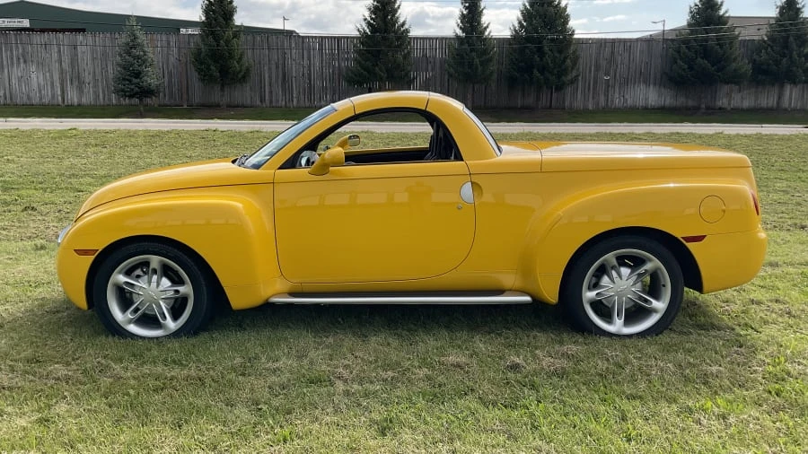 2004 Chevrolet SSR - Image 7 of 11
