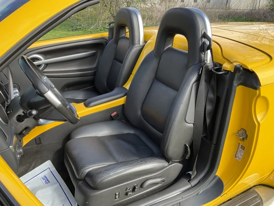 2004 Chevrolet SSR - Image 10 of 15
