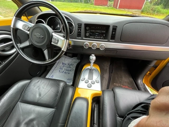 2004 Chevrolet SSR - Image 8 of 13