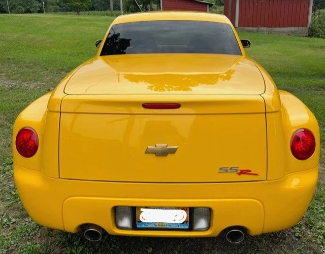 2004 Chevrolet SSR - Image 4 of 13