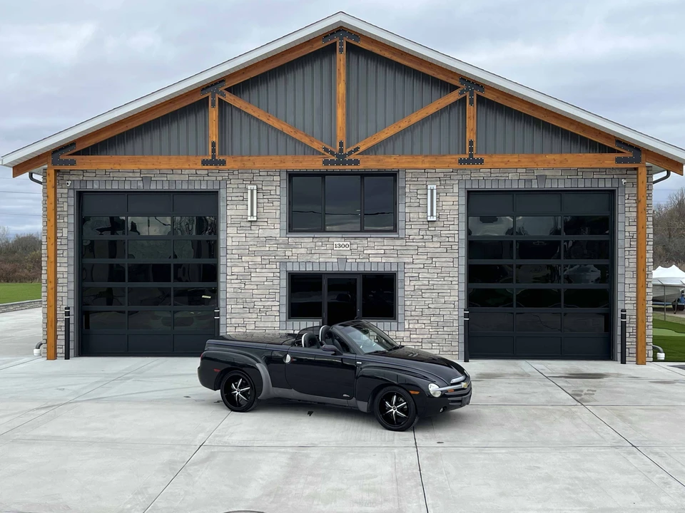 2004 Chevrolet SSR - Image 11 of 31