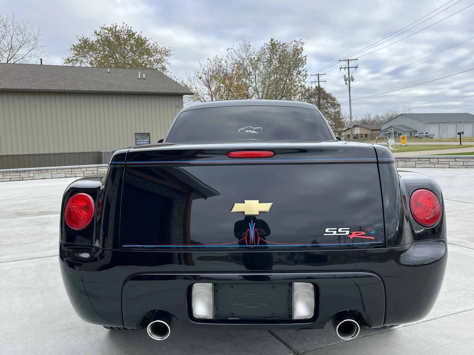 2004 Chevrolet SSR - Image 5 of 31