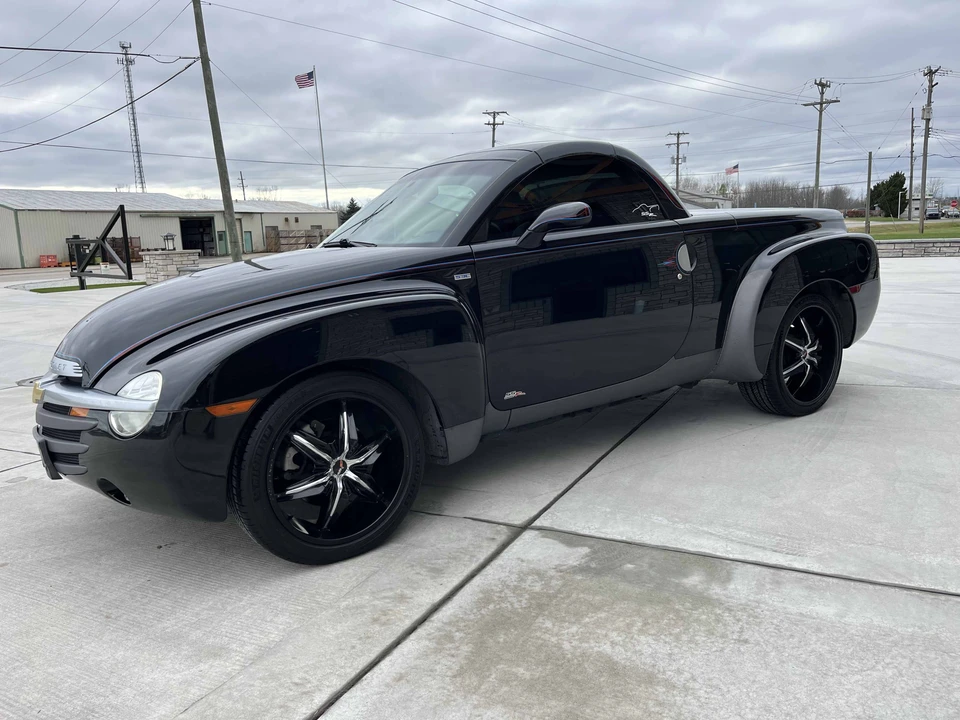 2004 Chevrolet SSR - Image 7 of 31
