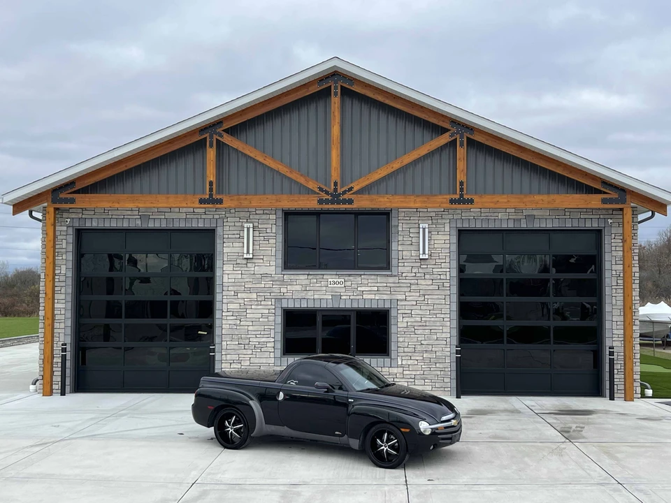 2004 Chevrolet SSR - Image 10 of 31