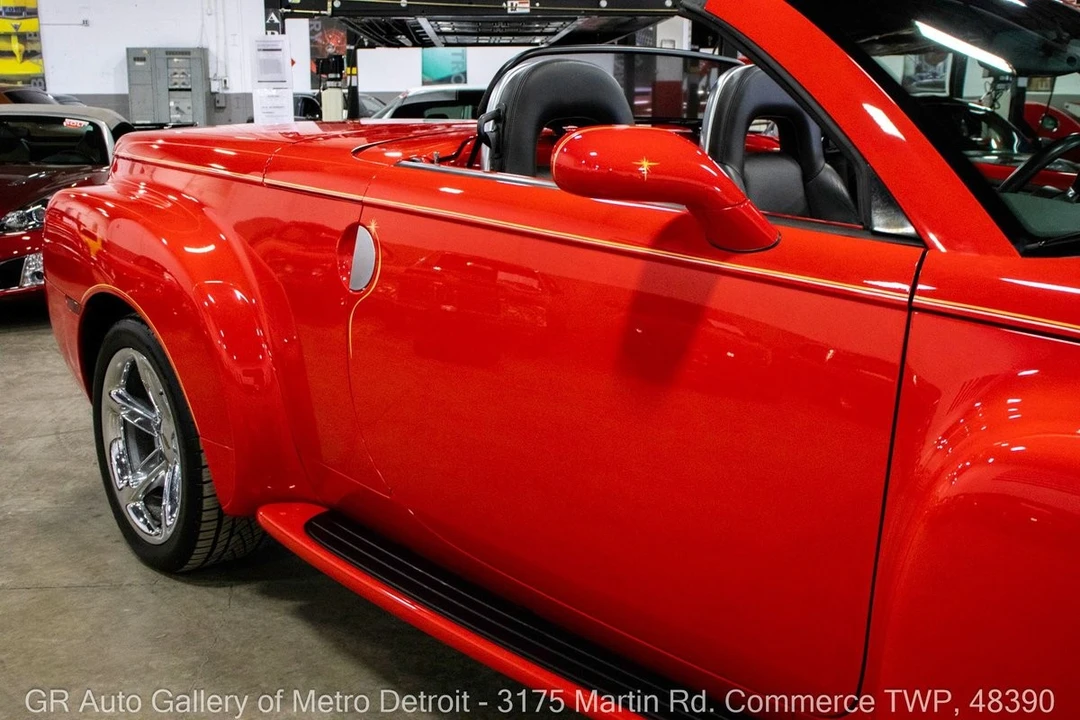 2004 Chevrolet SSR - Image 25 of 31