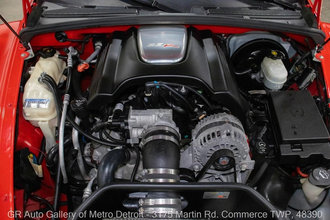 2004 Chevrolet SSR - Image 20 of 31