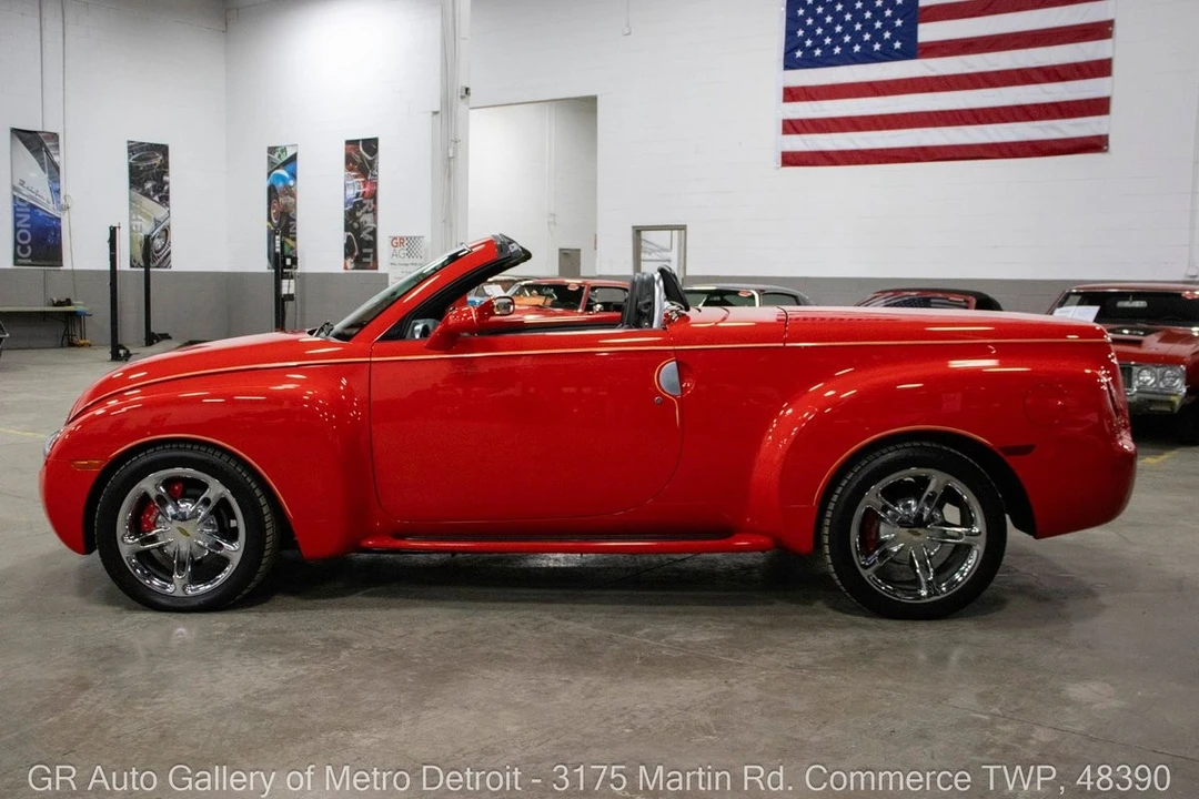2004 Chevrolet SSR - Image 4 of 31