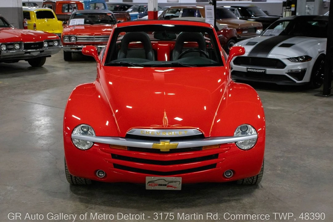 2004 Chevrolet SSR - Image 12 of 31