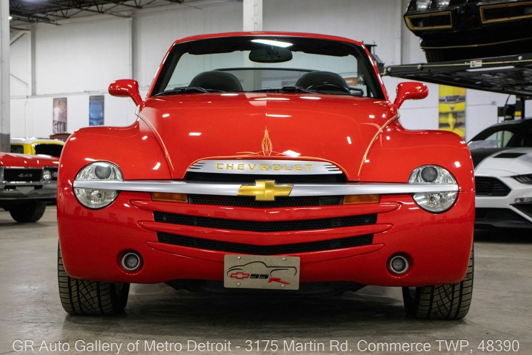 2004 Chevrolet SSR - Image 13 of 31