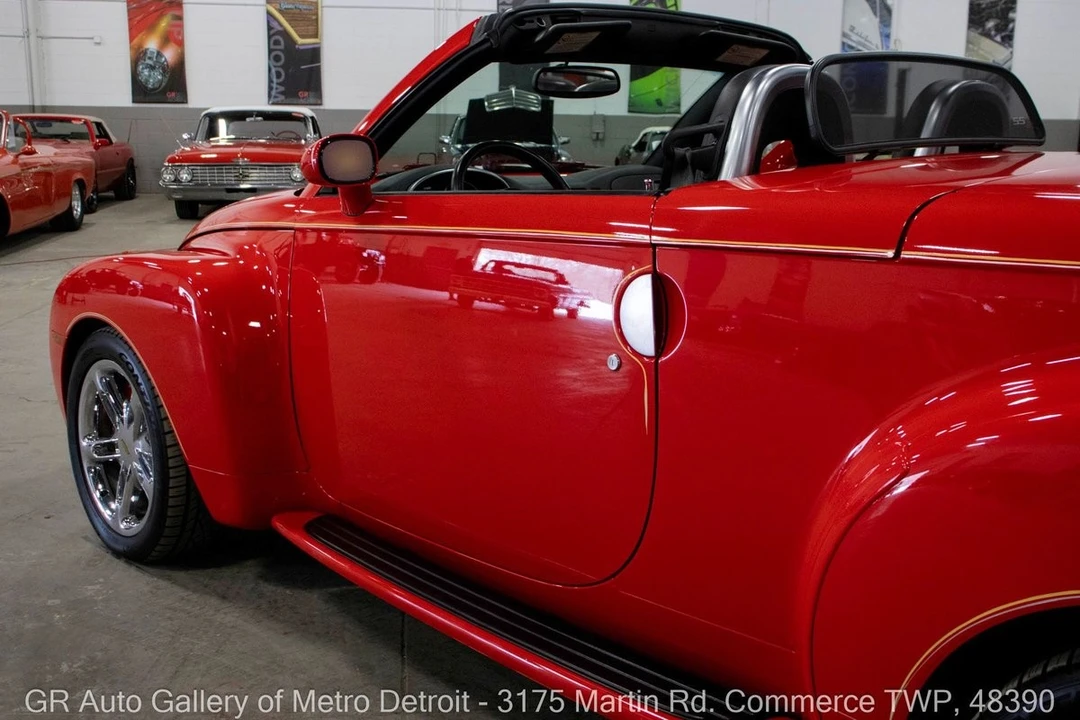 2004 Chevrolet SSR - Image 23 of 31