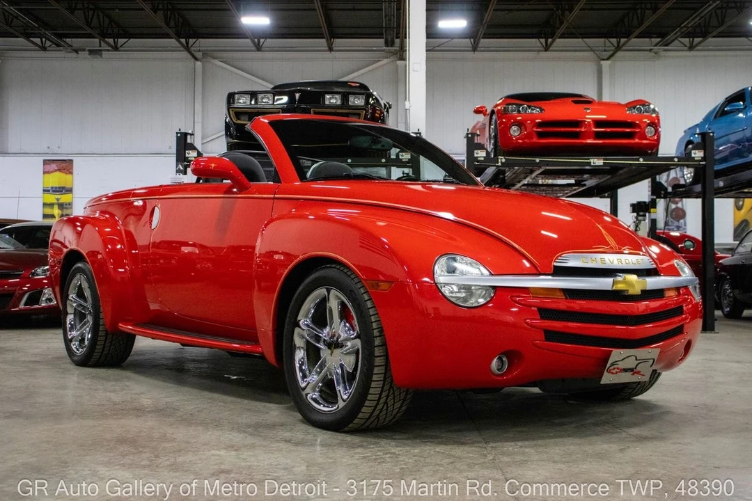 2004 Chevrolet SSR - Image 11 of 21