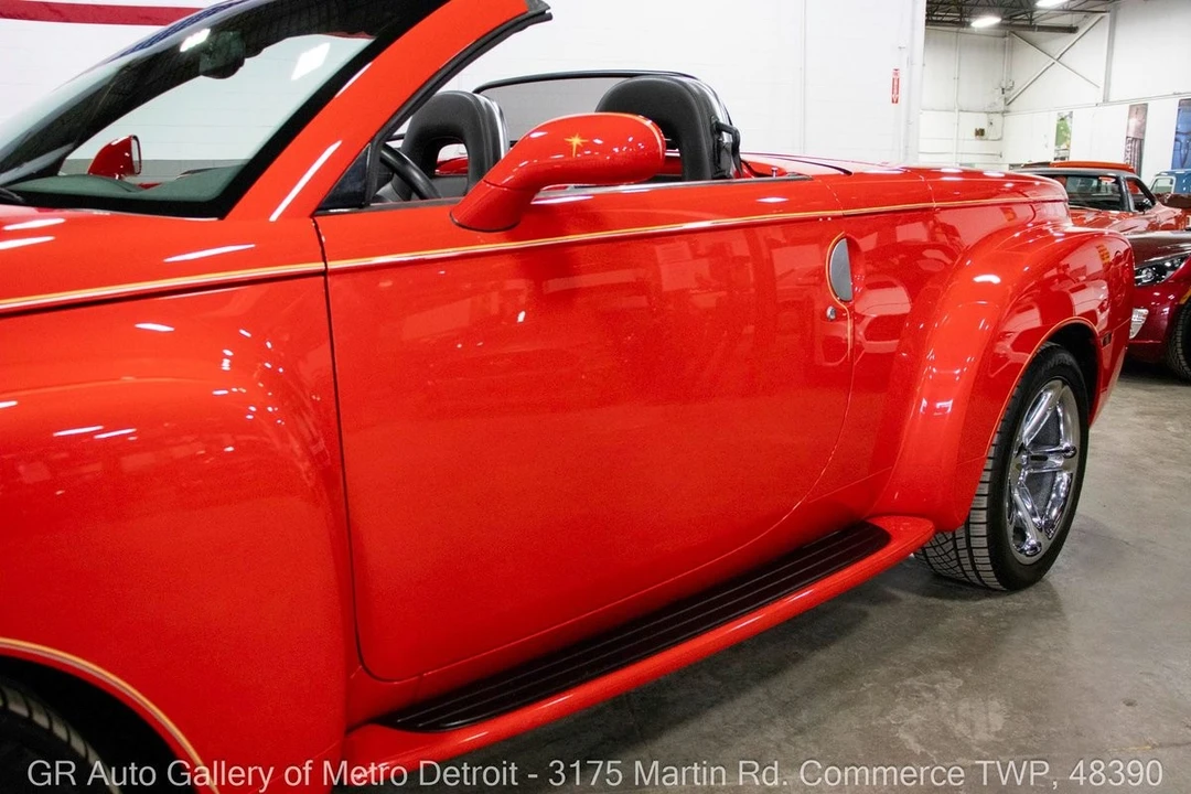 2004 Chevrolet SSR - Image 22 of 31
