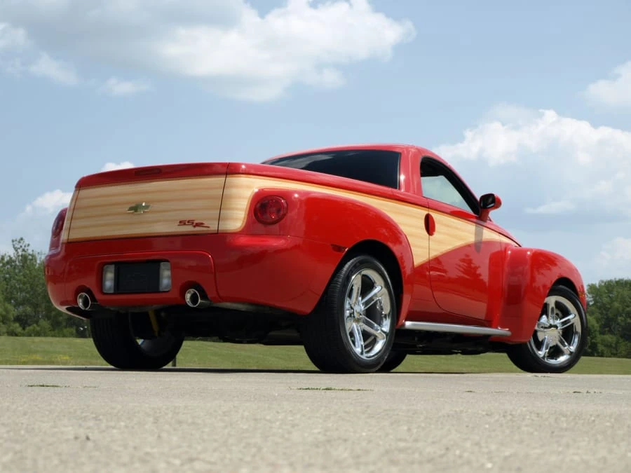 2004 Chevrolet SSR - Image 3 of 8