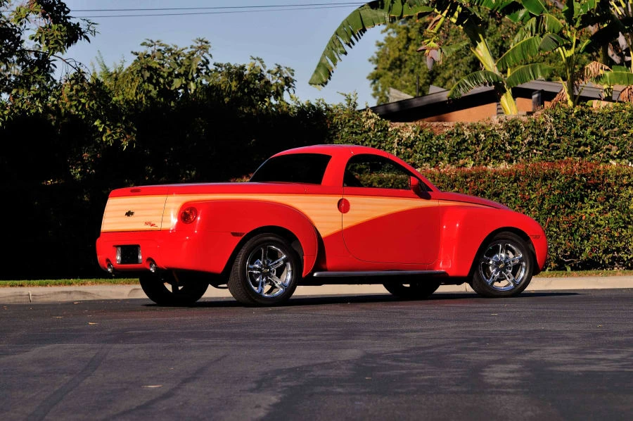 2004 Chevrolet SSR - Image 3 of 12