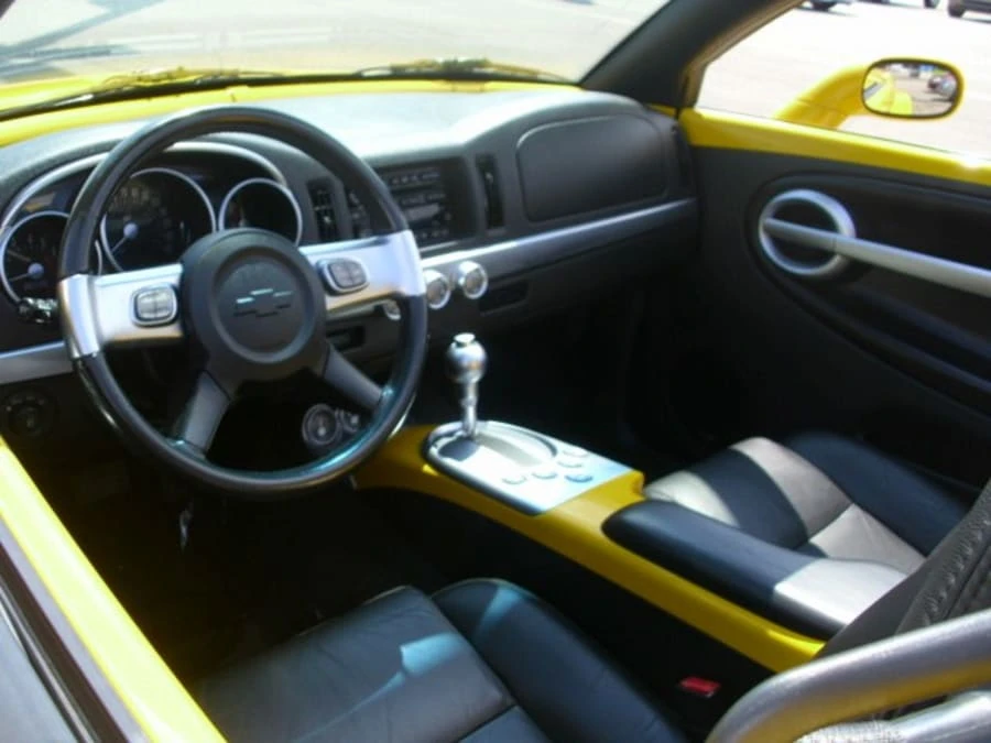2004 Chevrolet SSR - Image 4 of 8