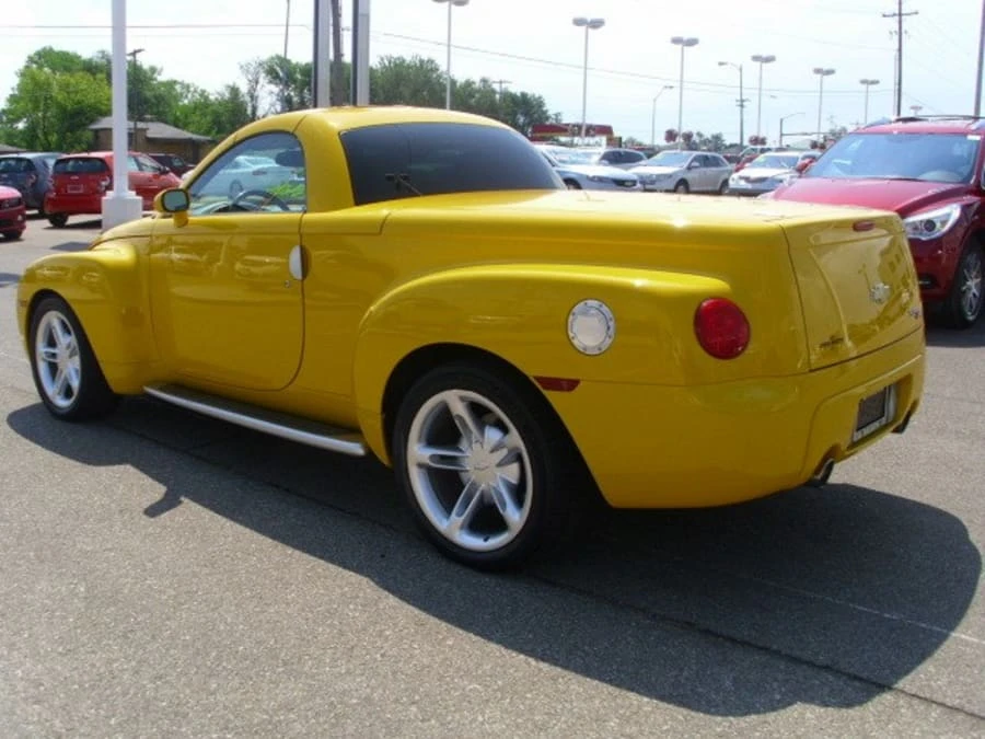 2004 Chevrolet SSR - Image 7 of 8