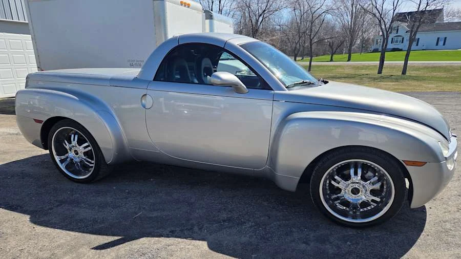 2004 Chevrolet SSR - Image 7 of 11