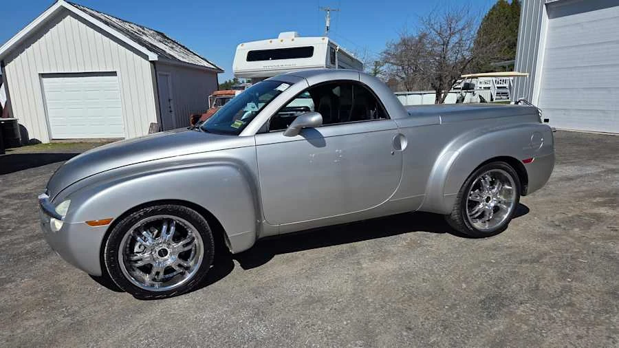 2004 Chevrolet SSR - Image 6 of 11