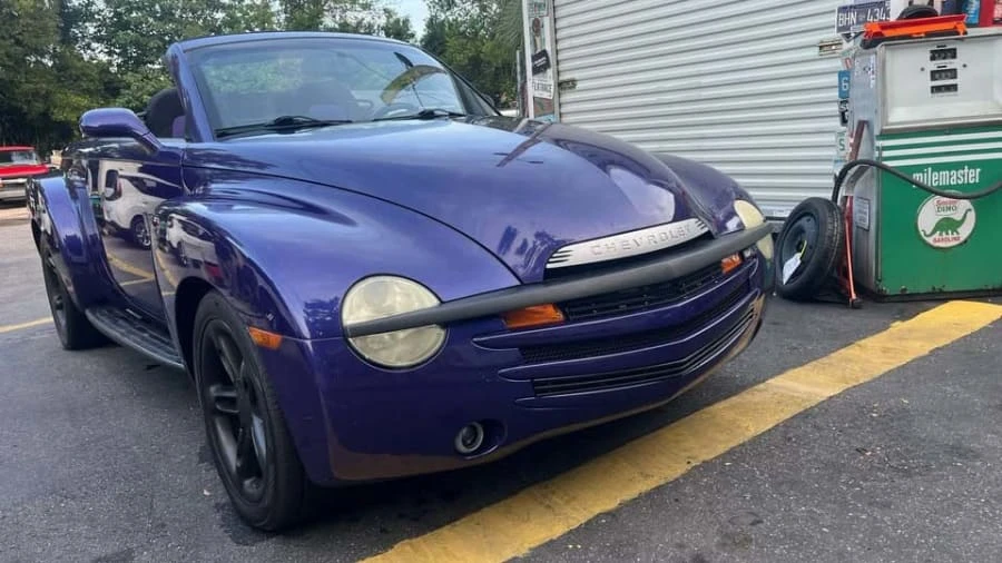 2004 Chevrolet SSR - Image 6 of 10