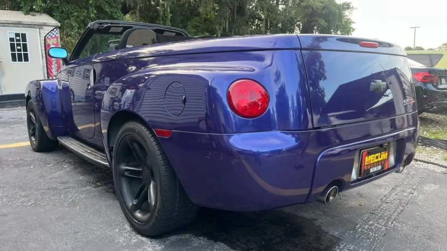 2004 Chevrolet SSR - Image 8 of 10