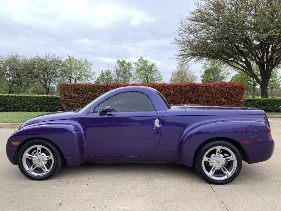 2004 Chevrolet SSR - Image 2 of 12