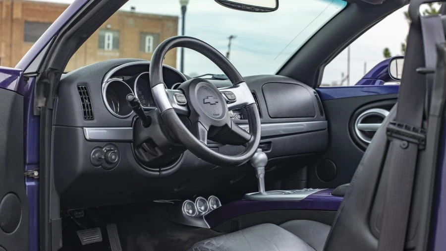 2004 Chevrolet SSR - Image 4 of 15