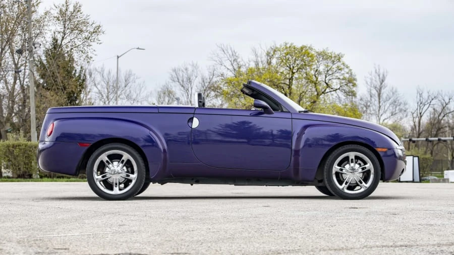 2004 Chevrolet SSR - Image 11 of 15