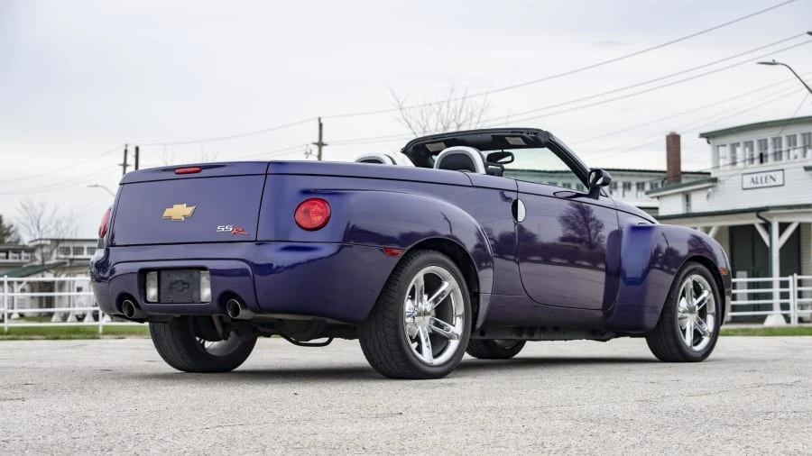 2004 Chevrolet SSR - Image 12 of 15