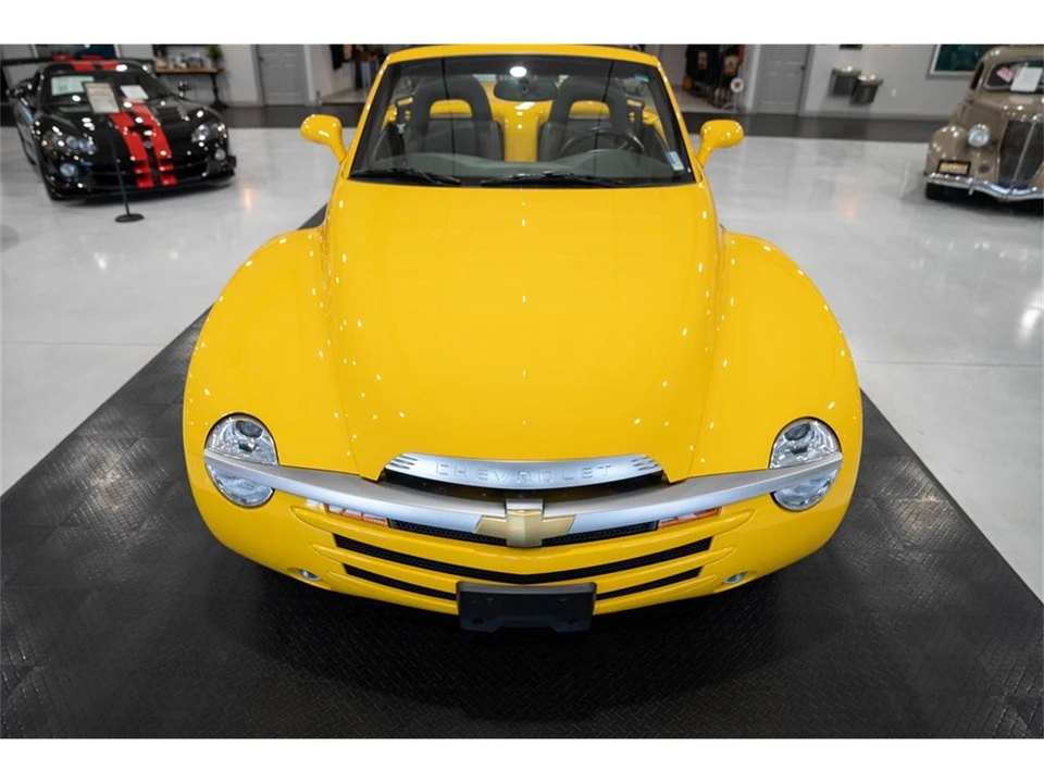 2004 Chevrolet SSR - Image 25 of 31