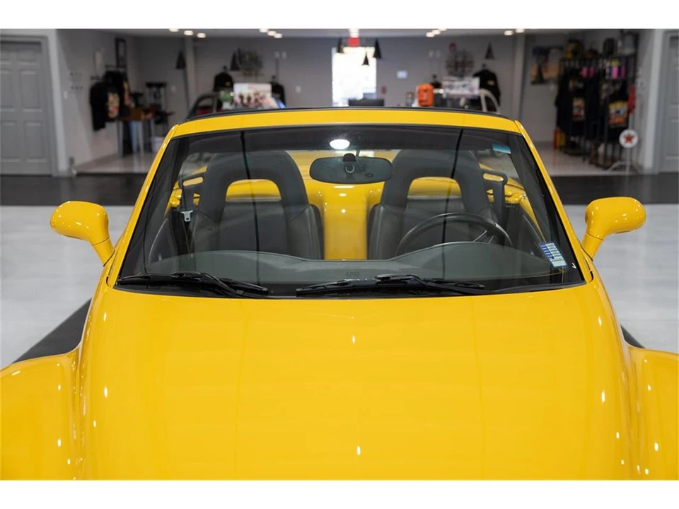2004 Chevrolet SSR - Image 29 of 31