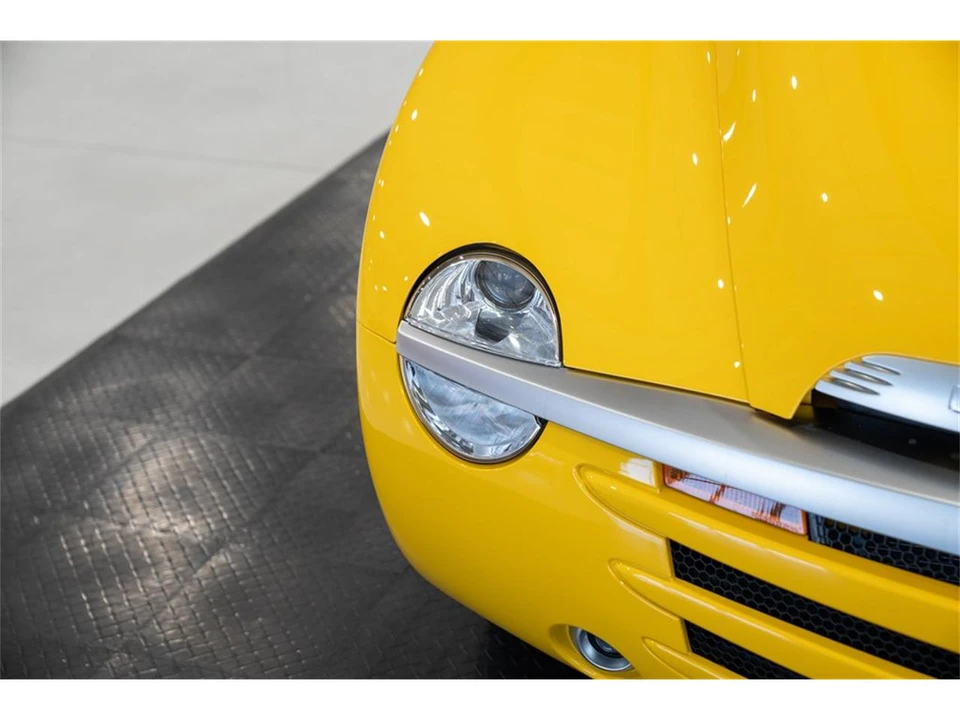 2004 Chevrolet SSR - Image 22 of 31